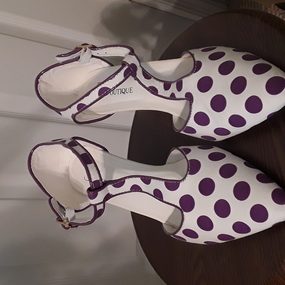 Purple and White - Picture 1 of 2